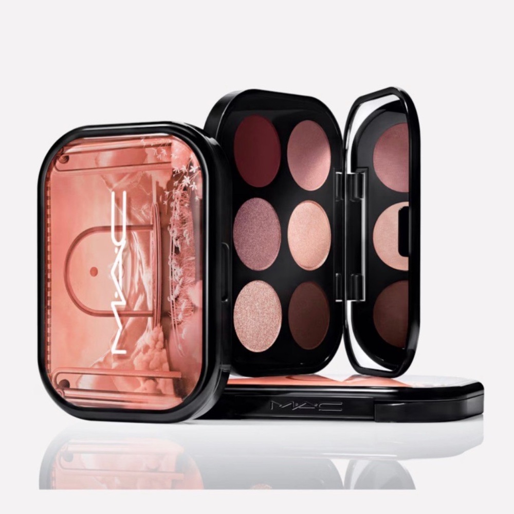 MAC Cosmetics Connect in Color - Embedded in Burgundy